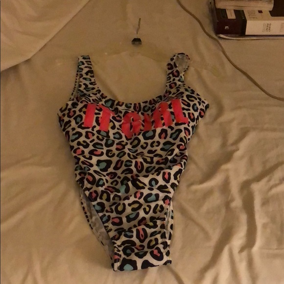 Bathing suits - Picture 2 of 4
